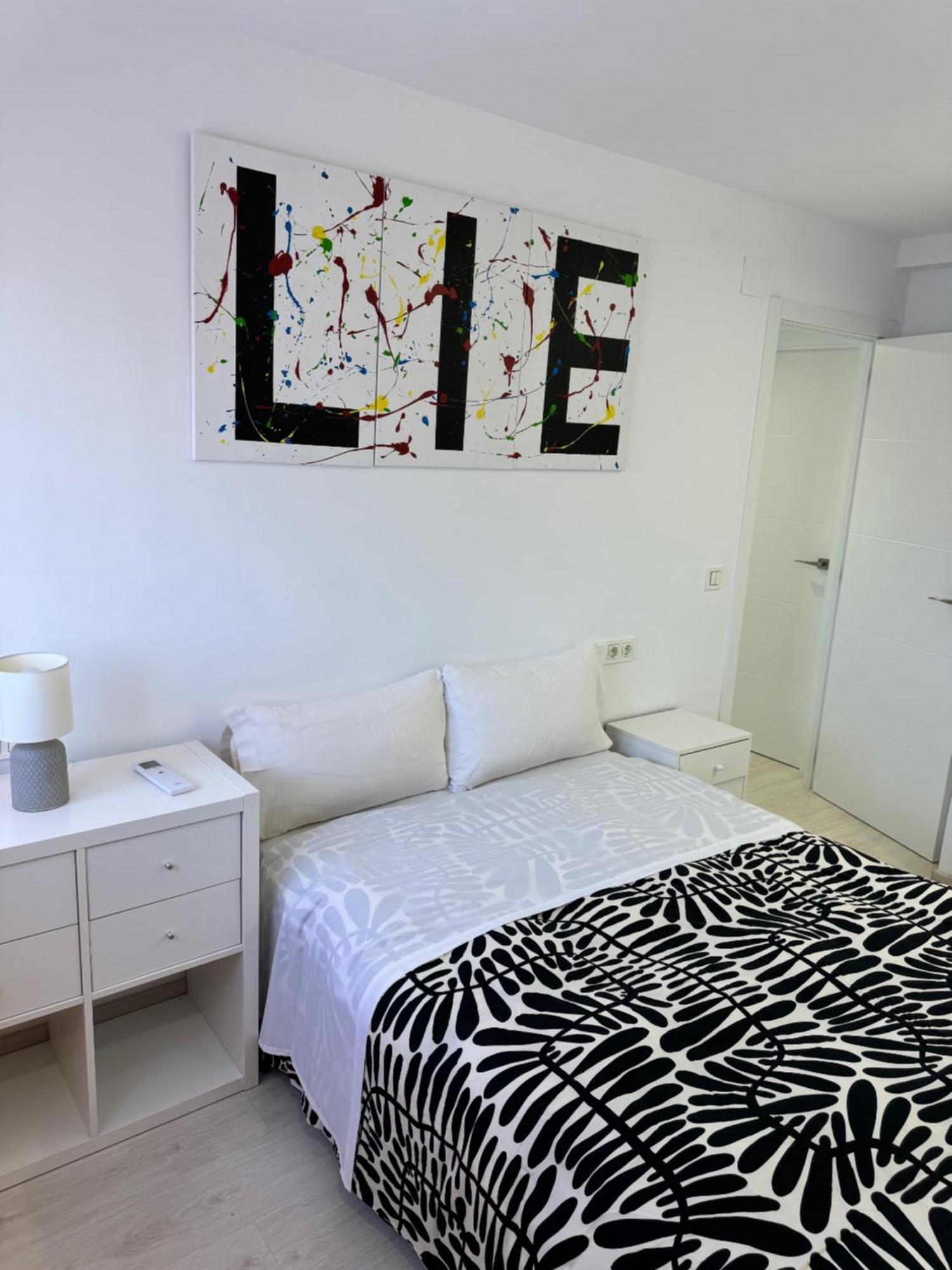 Gallery Princesa Malaga Bagian luar foto